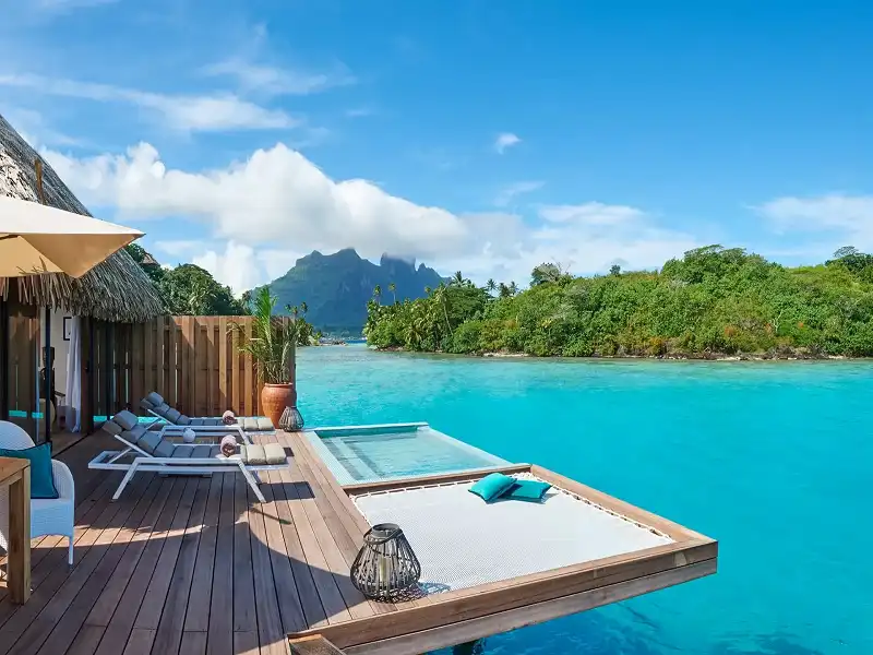 Villa sull'acqua alle Maldive